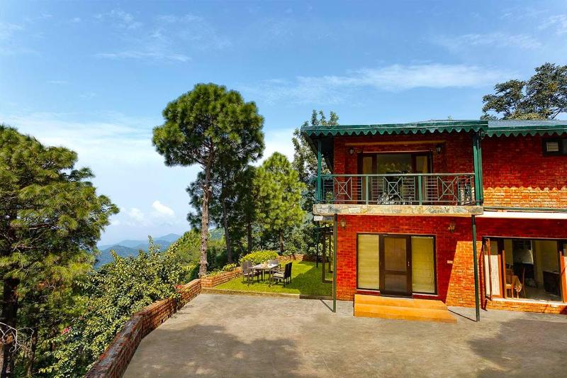 Uncle Bob Villa Best View In Kasauli 3BDR w/Cook - image 18