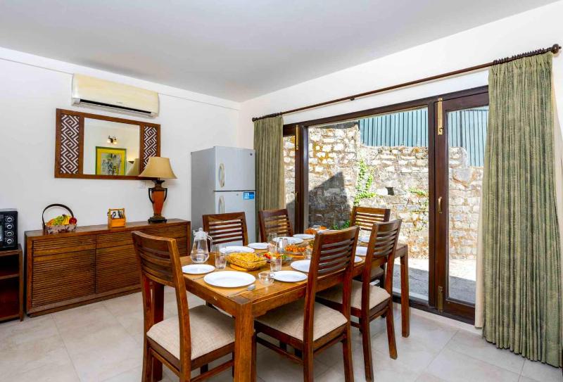 Uncle Bob Villa Best View In Kasauli 3BDR w/Cook - image 9