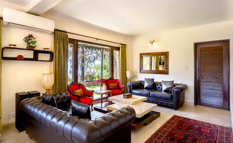 Uncle Bob Villa Best View In Kasauli 3BDR w/Cook - image 10