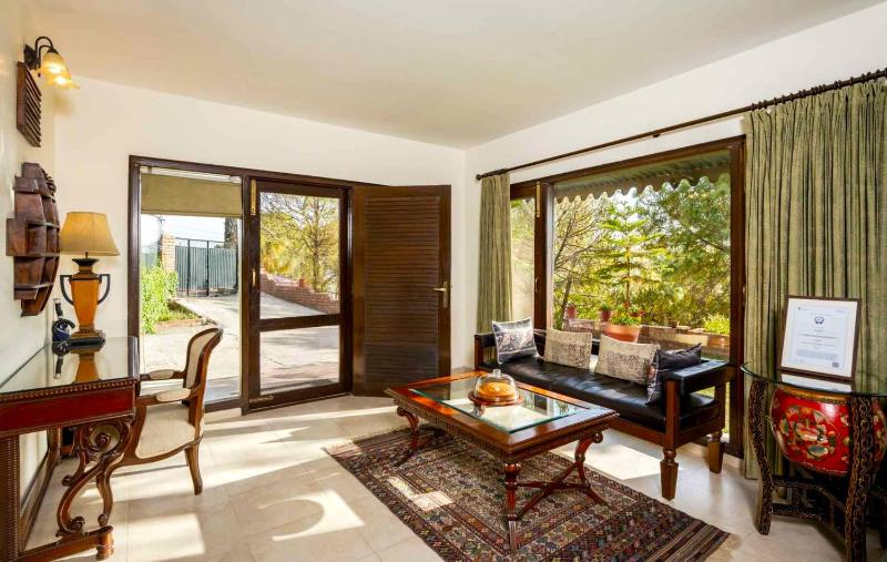 Uncle Bob Villa Best View In Kasauli 3BDR w/Cook - image 6