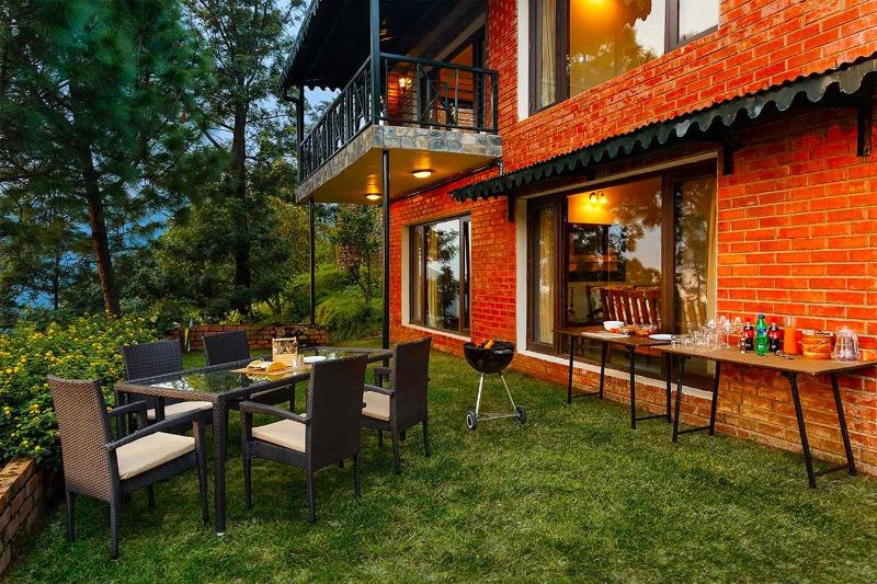 Uncle Bob Villa Best View In Kasauli 3BDR w/Cook - image 1