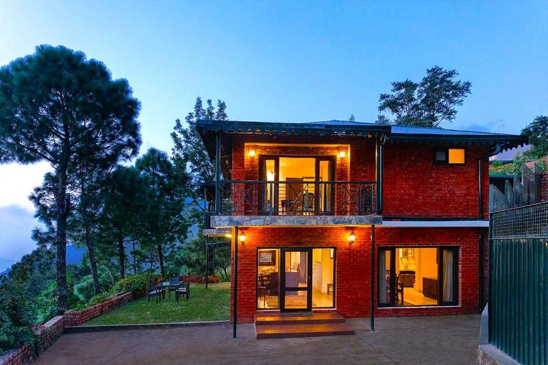 Uncle Bob Villa Best View In Kasauli 3BDR w/Cook - image 8