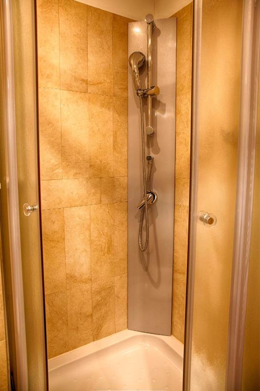 Triple Room image 3