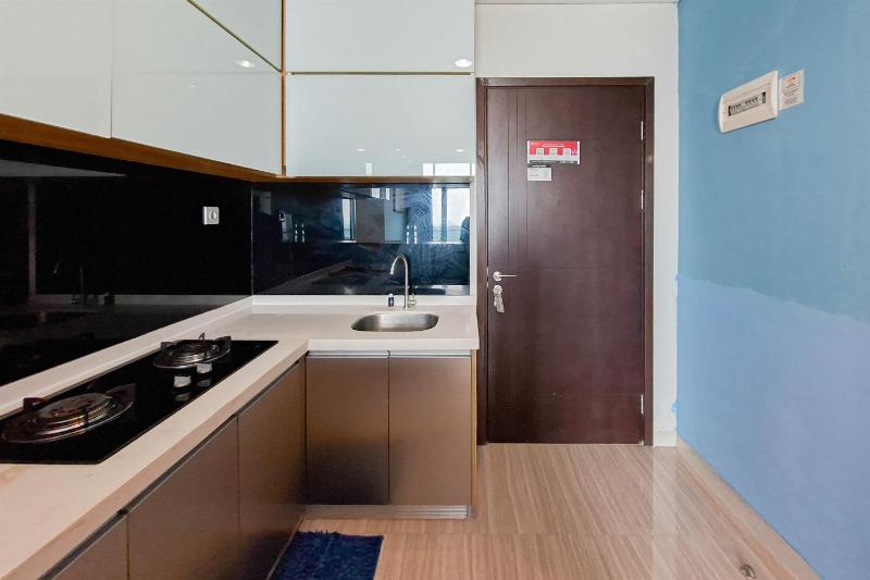 Well Designed 2BR at Brooklyn Alam Sutera Apartment By Travelio - image 11