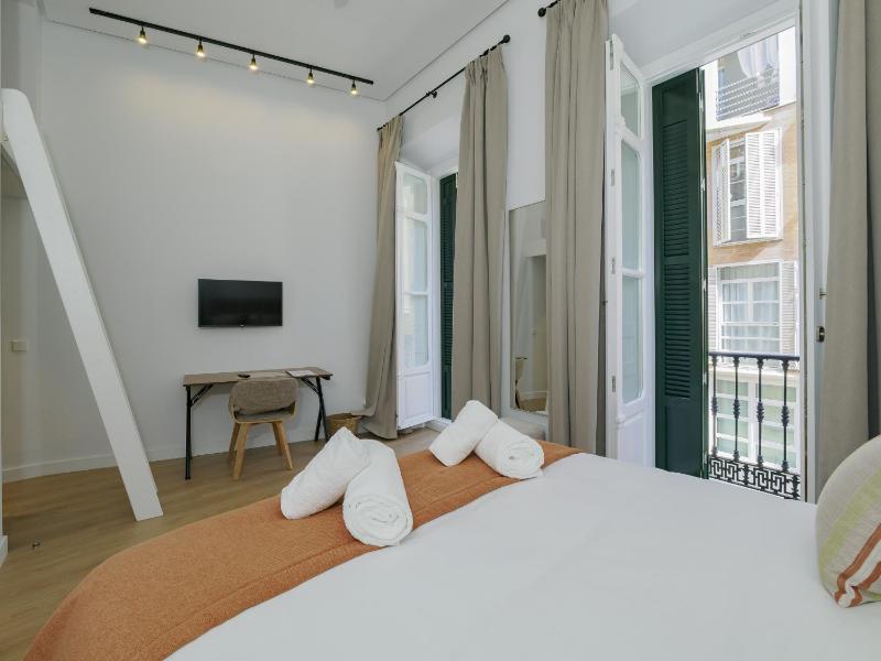 Cubo's Especeria Malaga Apartment for Adults - image 16