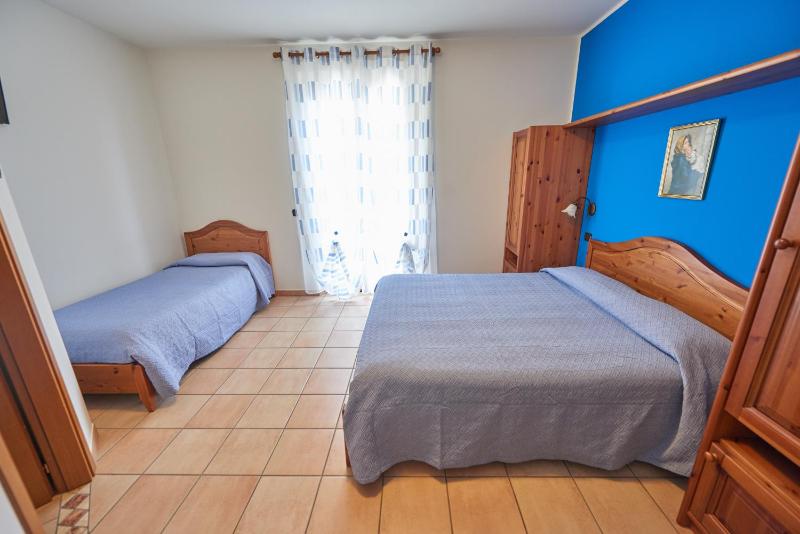 Triple Room with Terrace image 1