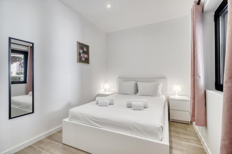 Sunshine Apartment - image 15