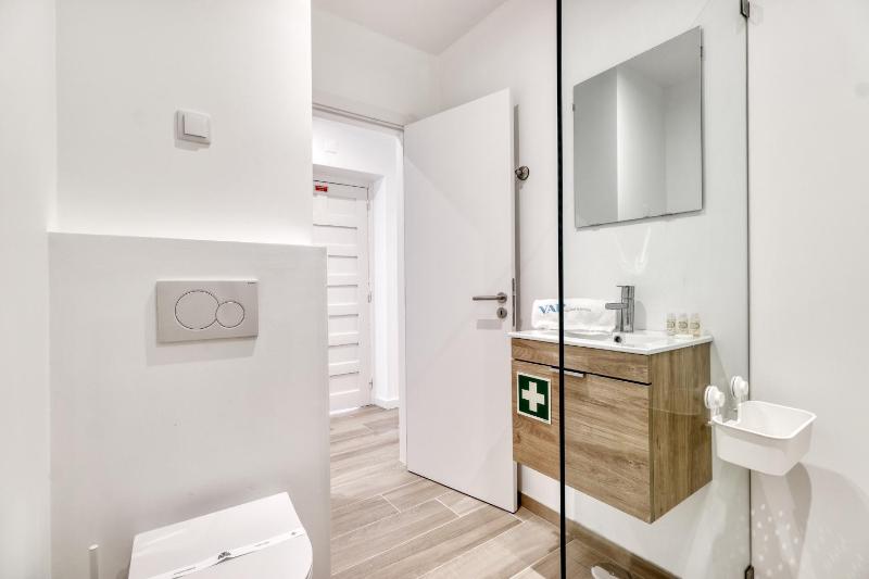 Sunshine Apartment - image 21