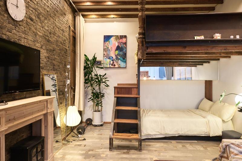 duplex 1 bedroom apartment on Wuyuan Road close Changshu Road station - image 6