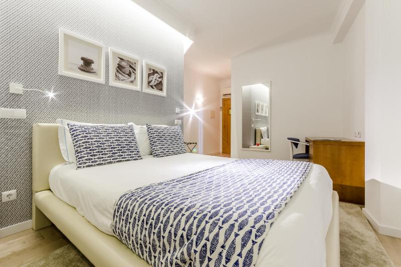 Double Room with Sea View image 4