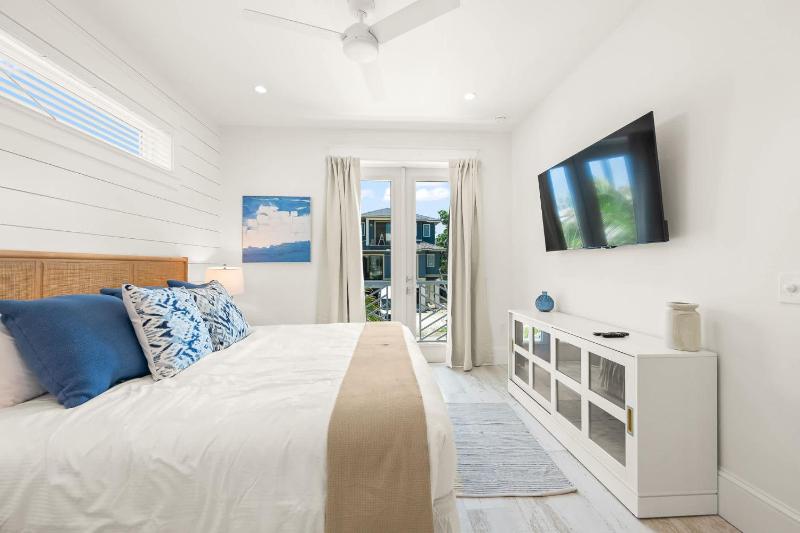 Beach View Paradise - New Anna Maria Island Home - image 2