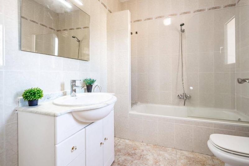 Villa Carolina Blanca by Villa Plus - image 16