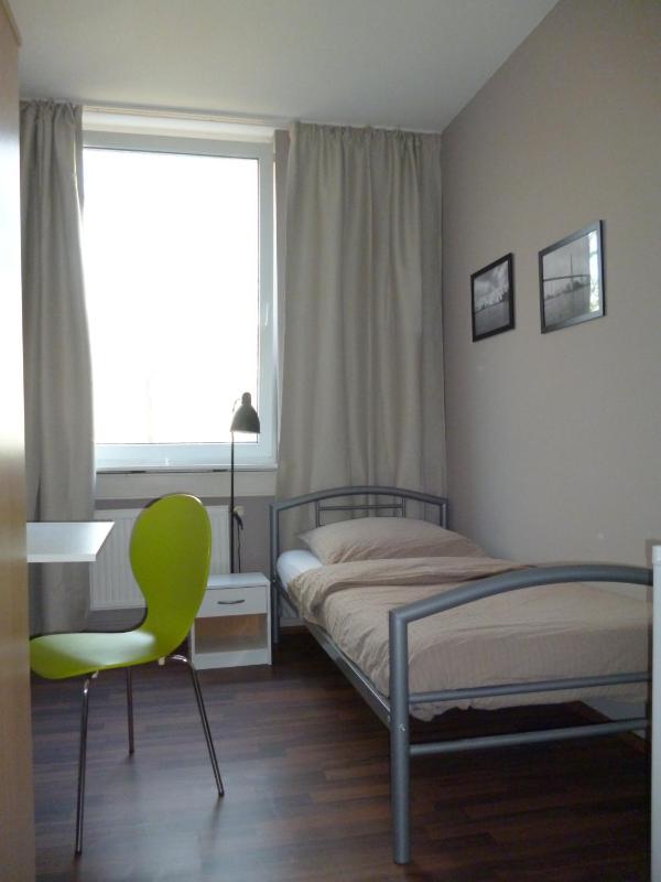 Basic Single Room with Shared Bathroom image 2