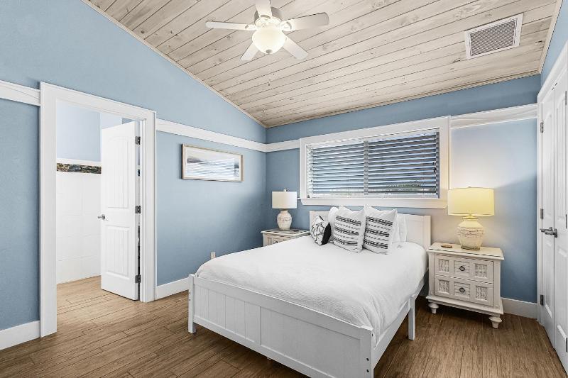 571 Seabatical- Canal Front With Pool! home - image 36