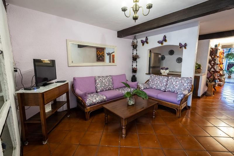 Las Mariposas Hotel & Studios - image 9