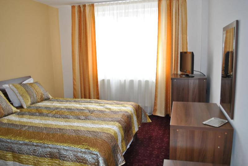 Double Room image 3