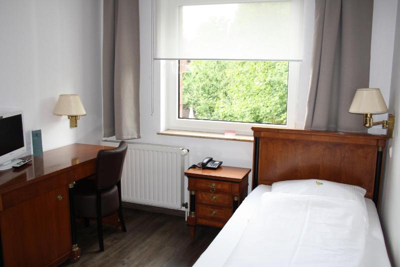 Comfort Single Room image 3