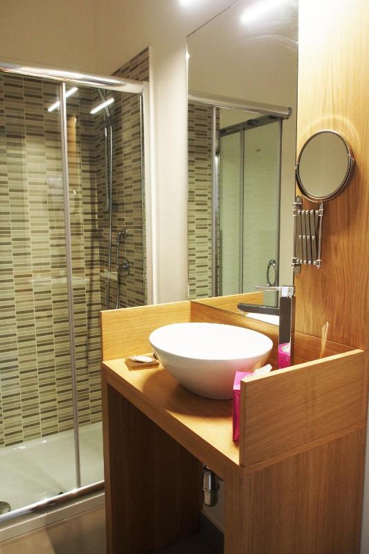 Single Room image 2