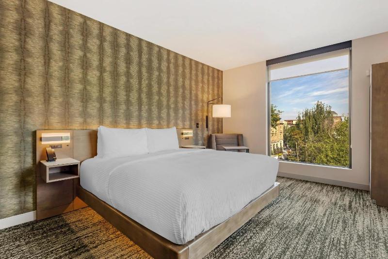 Cambria Hotel Portland - Pearl District - image 14