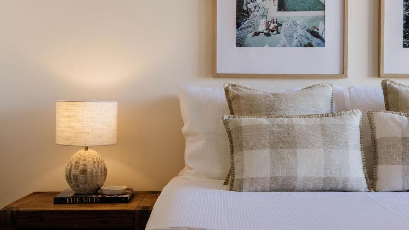 Meridian 6 - Stylish Coastal Escape Near Pippi Beach - Holiday Yamba - image 5