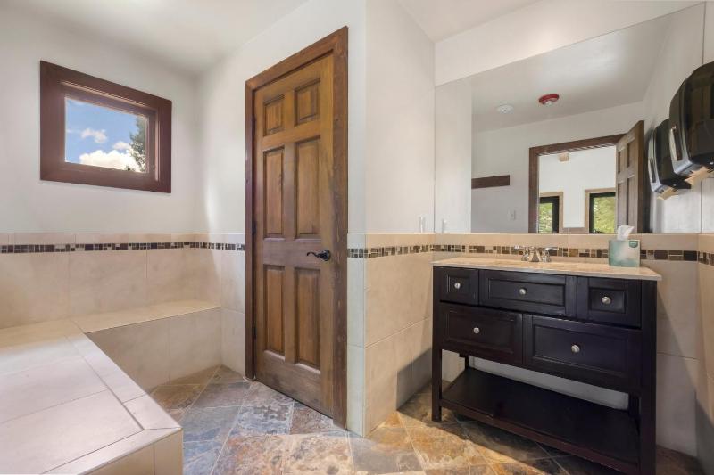 Telluride Lodge 326 - image 2