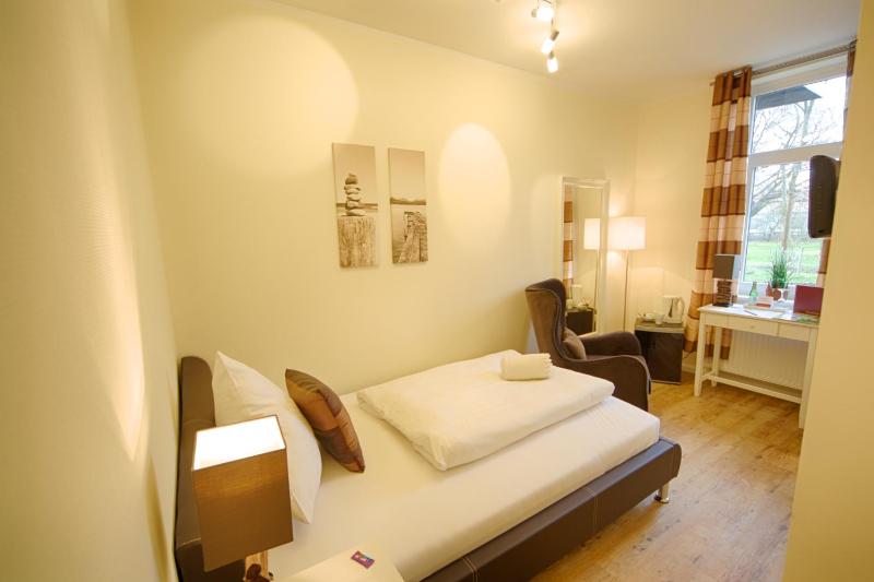 Comfort Single Room image 3
