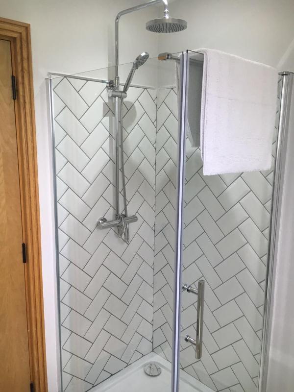 Studio Apartment with Eden View image 4