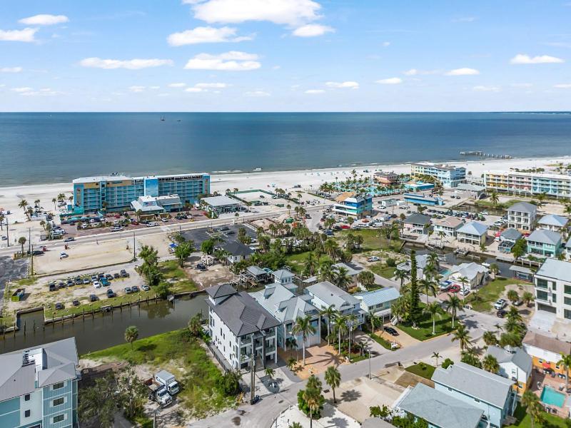 571 Seabatical- Canal Front With Pool! home - image 39