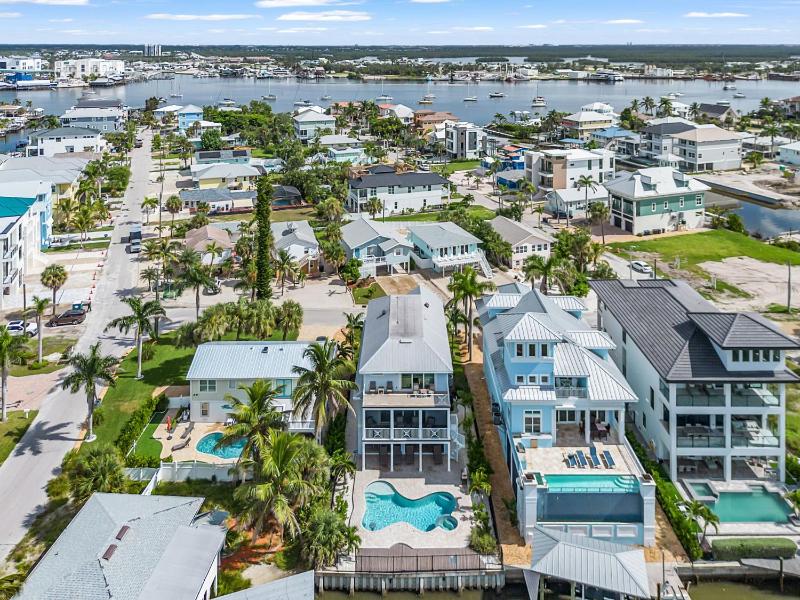 571 Seabatical- Canal Front With Pool! home - image 14