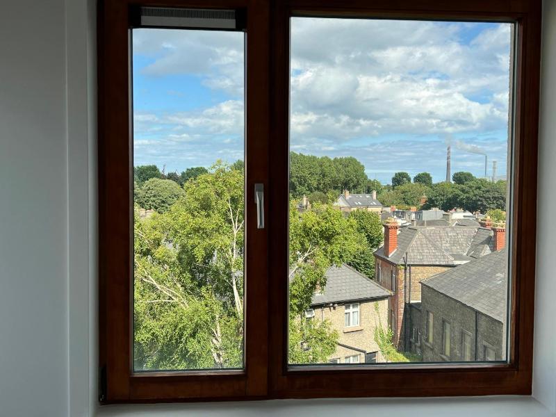 Newly Renovated D4 2BD The Aviva & Docklands - image 5