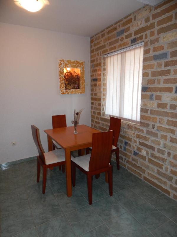 Apartment with City View image 3