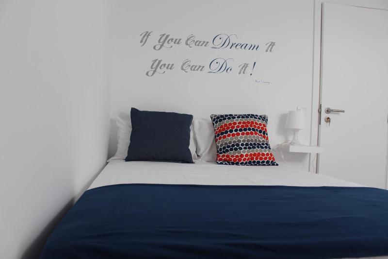 Double Room with Shared Bathroom image 4
