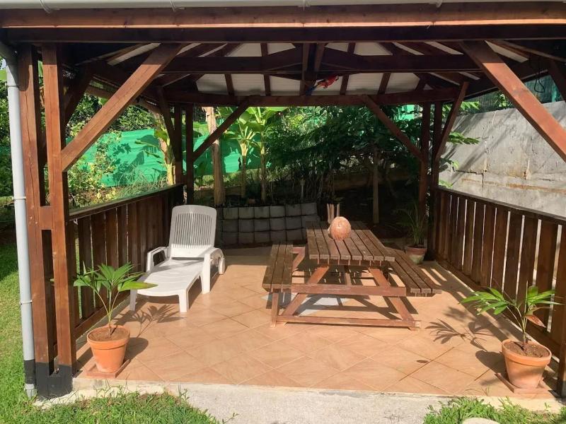 Appartement confortable à Ducos 37 m² jardin privé - image 8