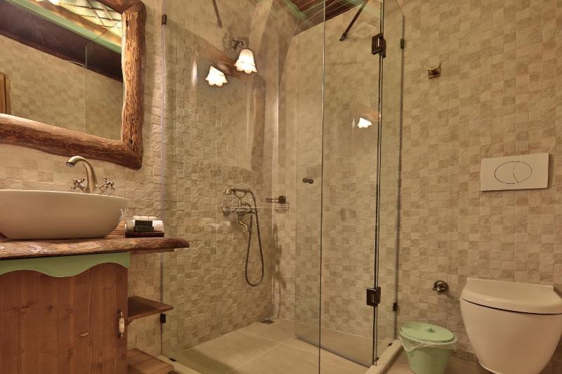Triple Room with Pool View image 2