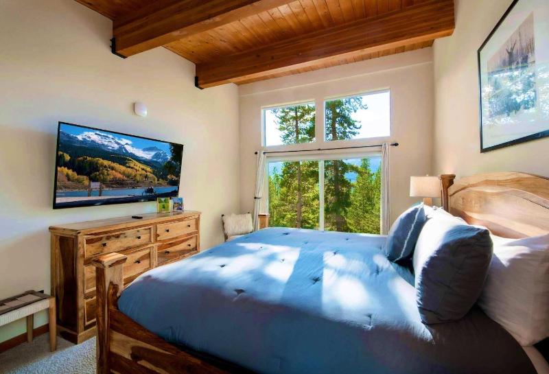 Breck Epic Views Magical Sunsets & Unforgettable Stays - image 26