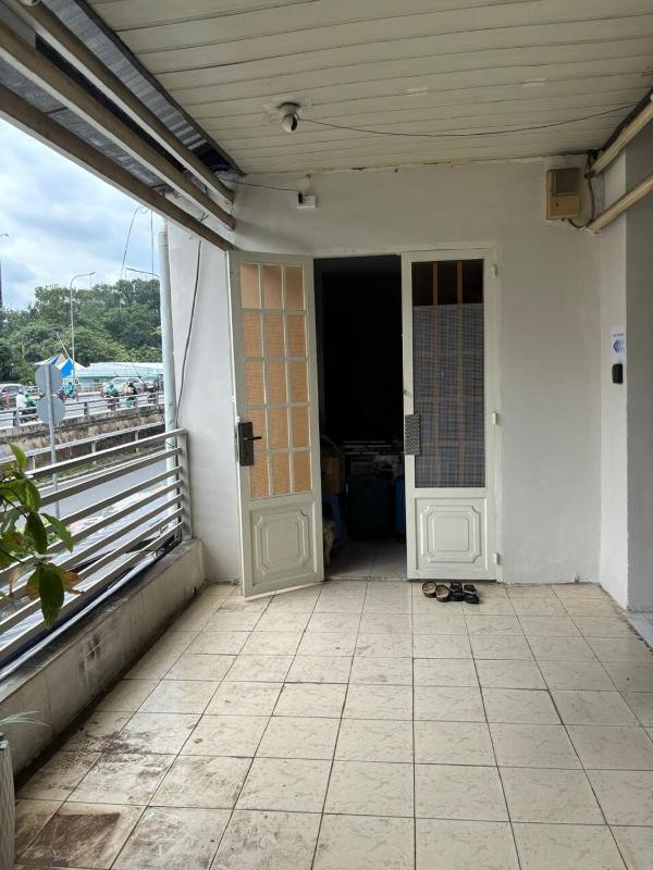 Spacious Apartment for 3 near District 1 & Landmark 81 - image 7