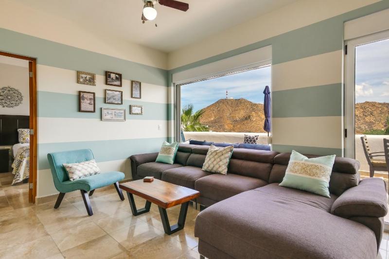 Chic Cabo Condo - Walk to Marina & Downtown! - image 14