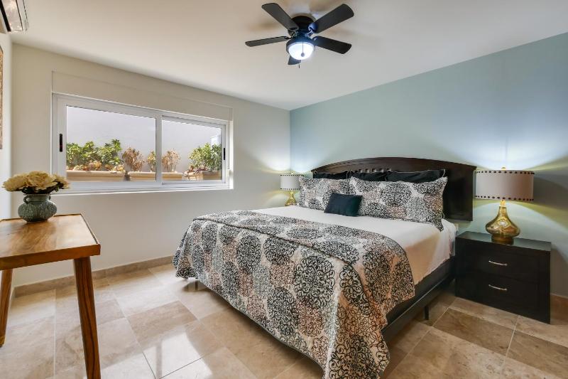 Chic Cabo Condo - Walk to Marina & Downtown! - image 11