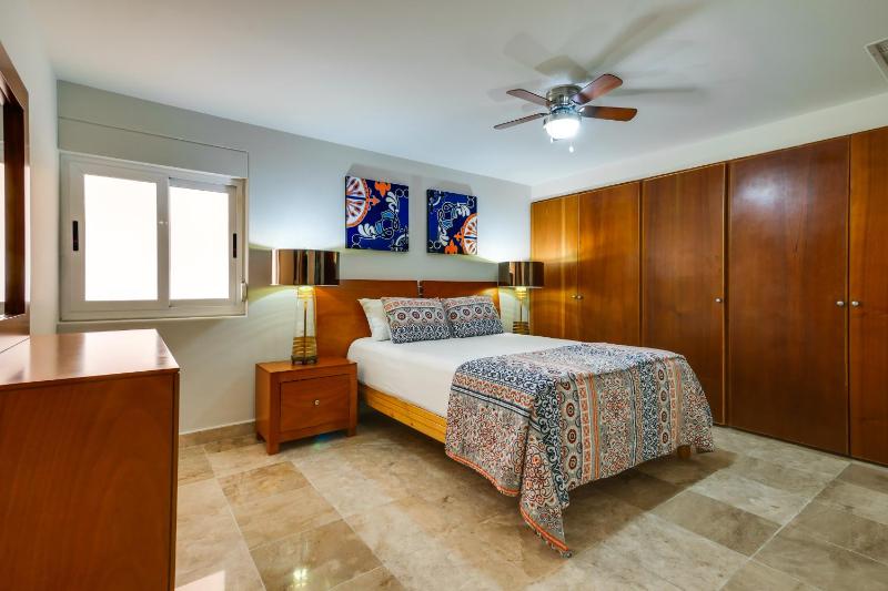 Chic Cabo Condo - Walk to Marina & Downtown! - image 10