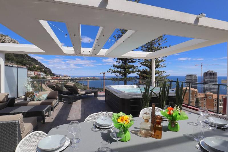 MonteCarloSeaView & Jacuzzi & Parking #29 - image 1