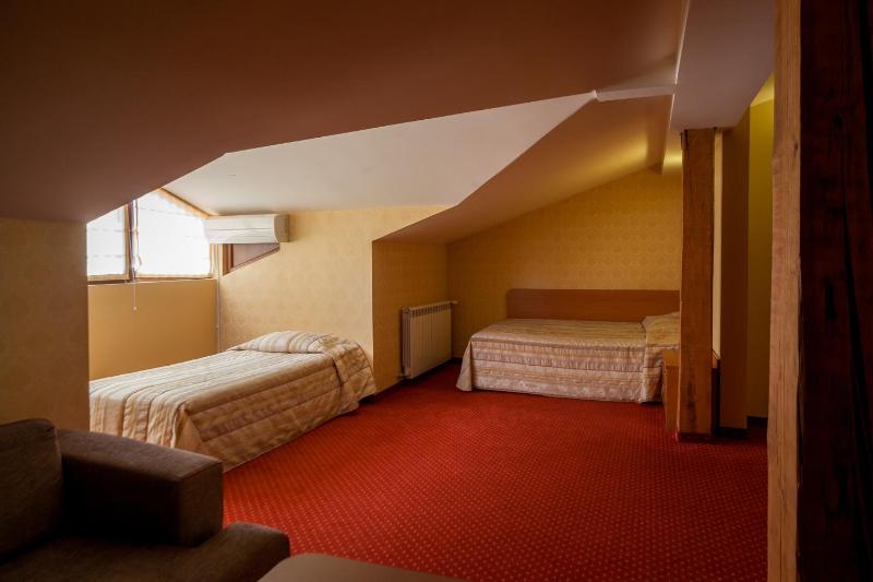 Suite - Top Floor (No Balcony) for 3 people - Free Relax Zone image 1