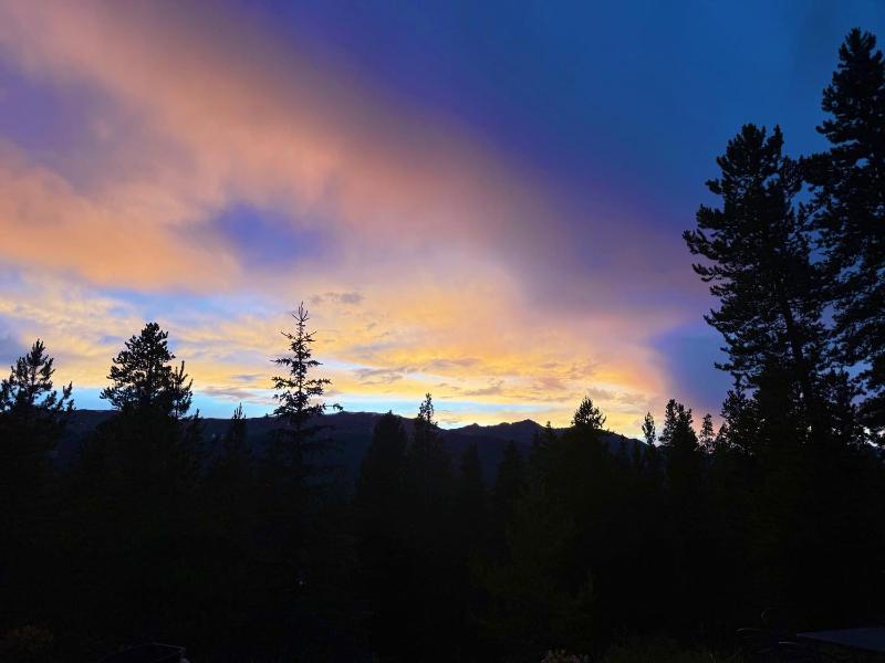 Breck Epic Views Magical Sunsets & Unforgettable Stays - image 28