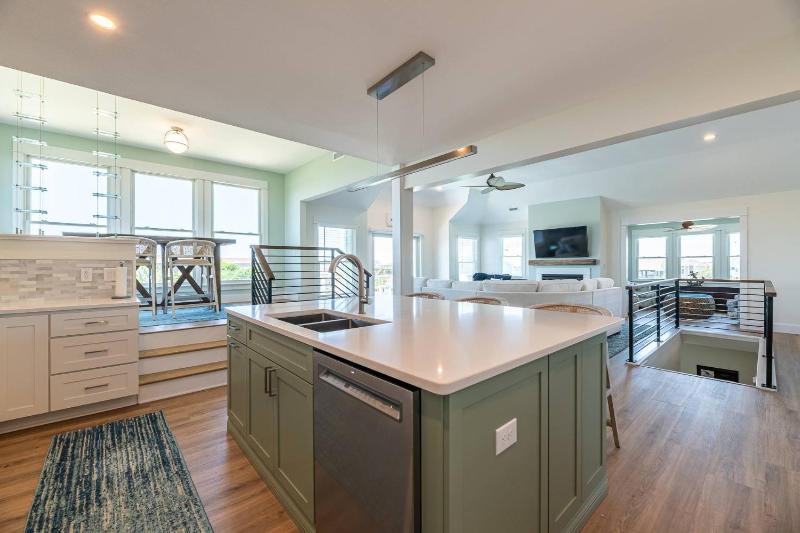 Shore-ly Blessed - Corolla Whalehead 900 Ft to Beach Pool Hot Tub Ocean Views Pets OK Dog Run Area - image 25