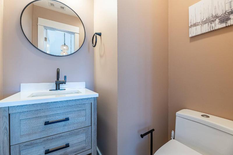 Shore-ly Blessed - Corolla Whalehead 900 Ft to Beach Pool Hot Tub Ocean Views Pets OK Dog Run Area - image 24