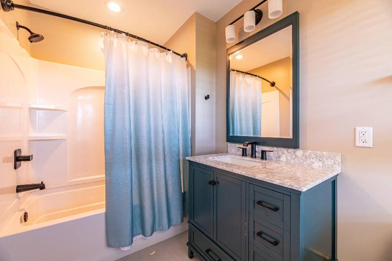 Shore-ly Blessed - Corolla Whalehead 900 Ft to Beach Pool Hot Tub Ocean Views Pets OK Dog Run Area - image 20