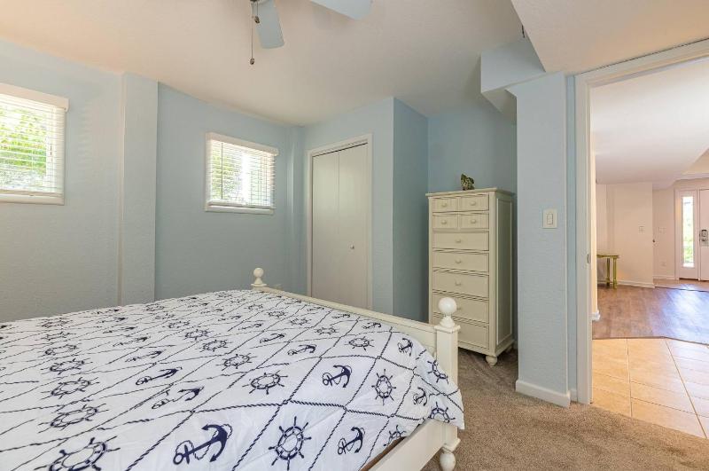 Shore-ly Blessed - Corolla Whalehead 900 Ft to Beach Pool Hot Tub Ocean Views Pets OK Dog Run Area - image 5