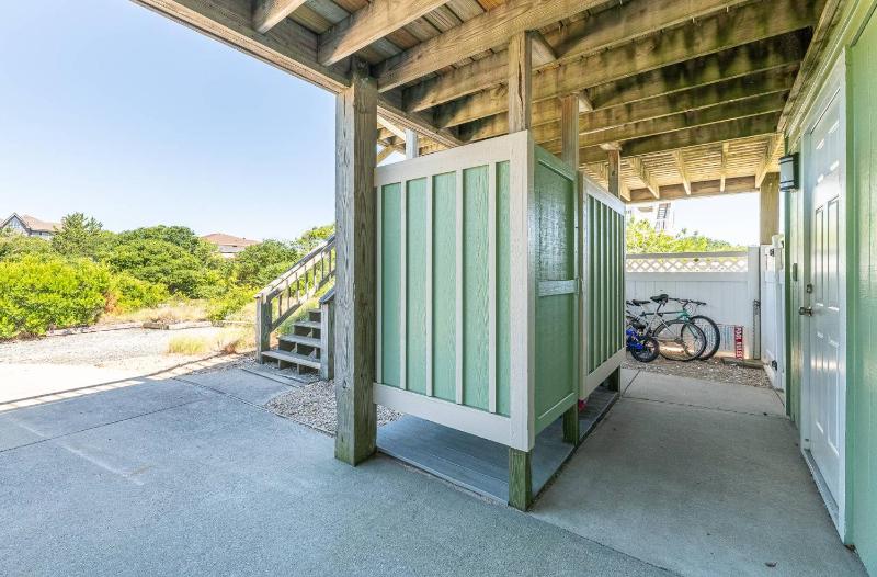 Shore-ly Blessed - Corolla Whalehead 900 Ft to Beach Pool Hot Tub Ocean Views Pets OK Dog Run Area - image 3