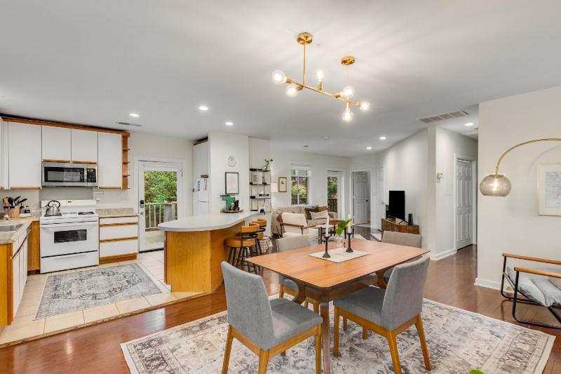 Inman Park Retreat-Walk to Krog Beltline and MARTA - image 13
