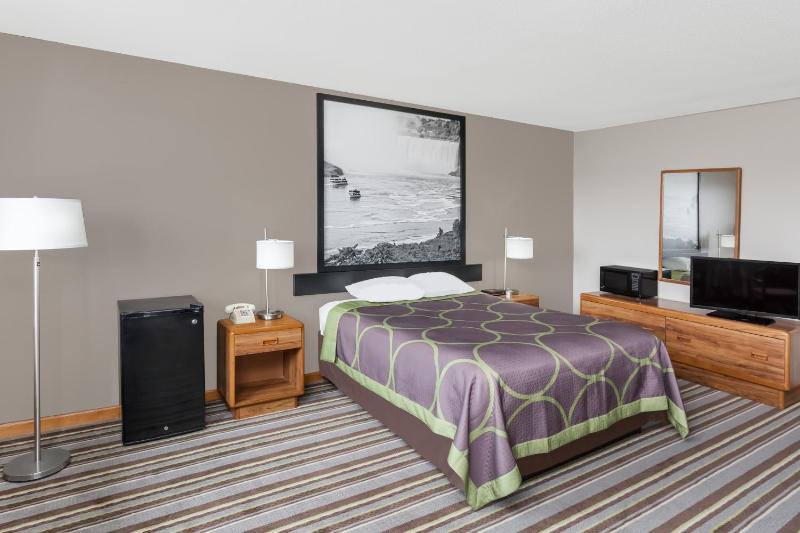 Queen Room - Non-Smoking image 2