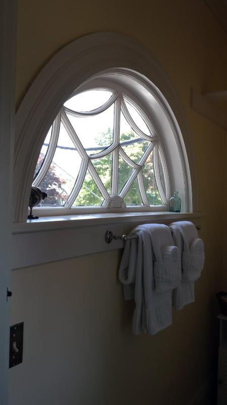 Dorr Room image 4